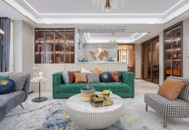 客厅装修用最简单的风格，整体装修费用是不是要少一些