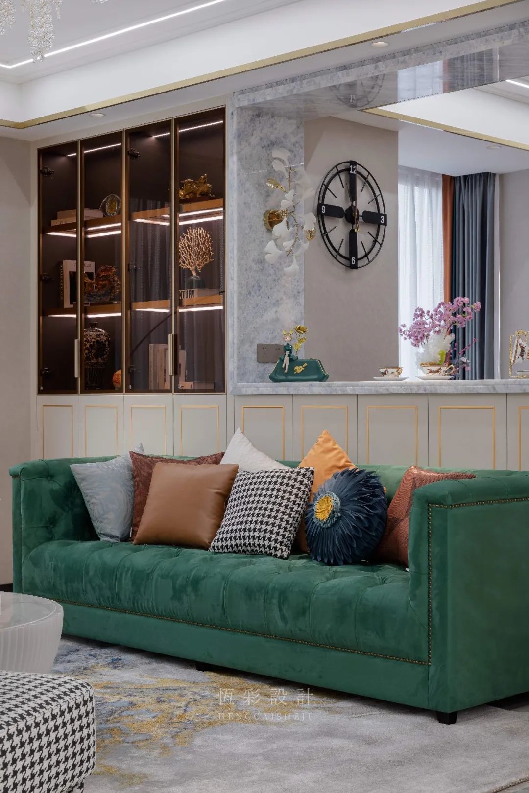 杭州轻奢风格大宅装修效果图 临江花园180方轻奢风装修案例客厅11.jpg