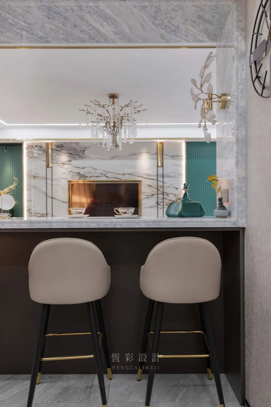 杭州轻奢风格大宅装修效果图 临江花园180方轻奢风装修案例餐厅4.jpg