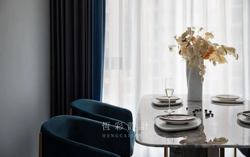 杭州全案设计140平米装修成现代轻奢风格金色时光装修案例