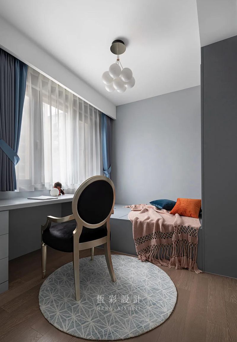 杭州全案设计140平米装修成现代轻奢风格金色时光装修案例