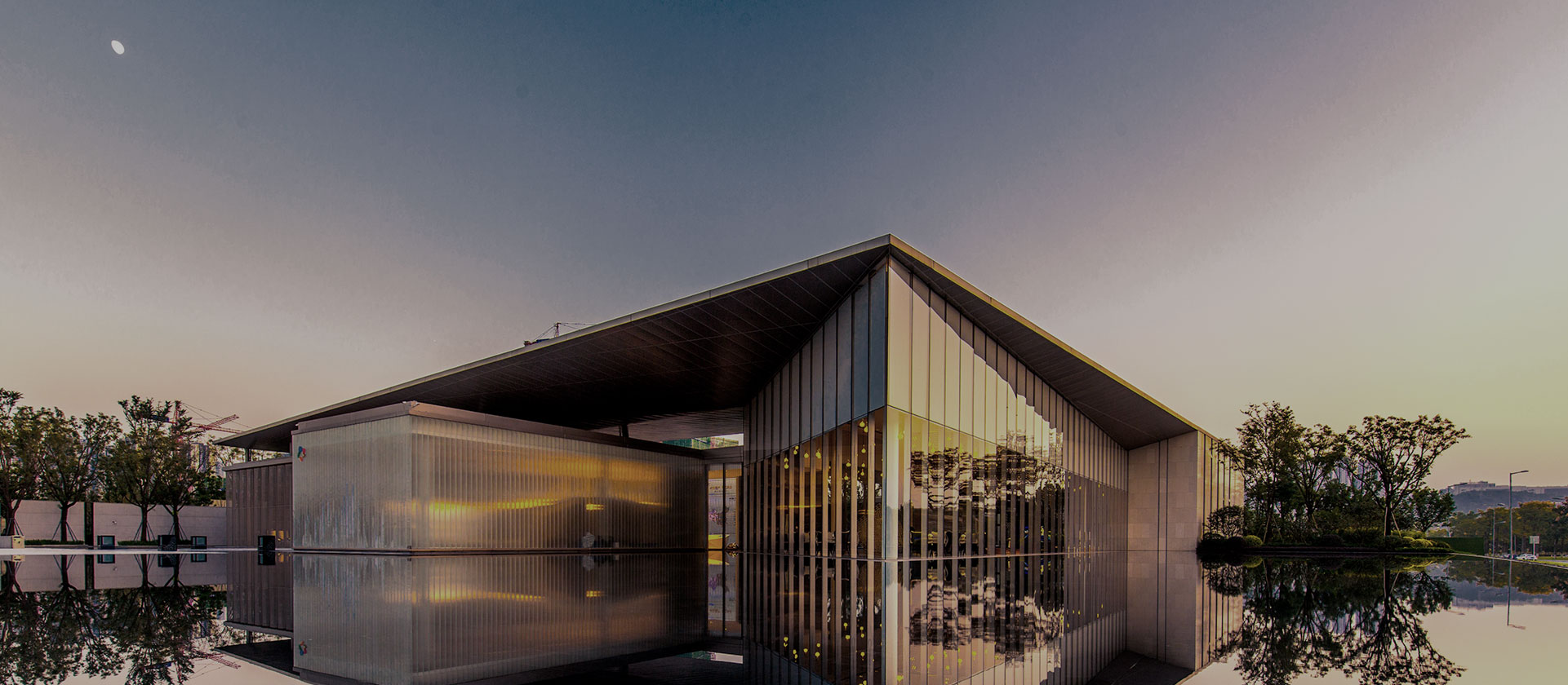 恒彩装饰公司在建工地